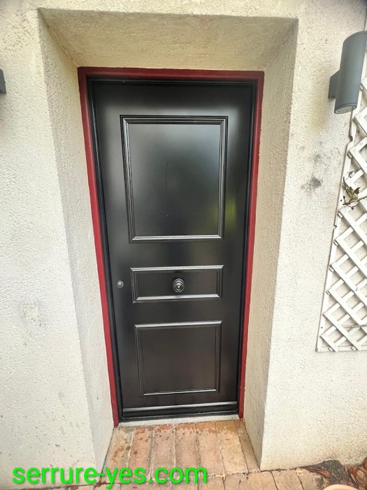 Blindage de porte réalisé par Serrure'YES